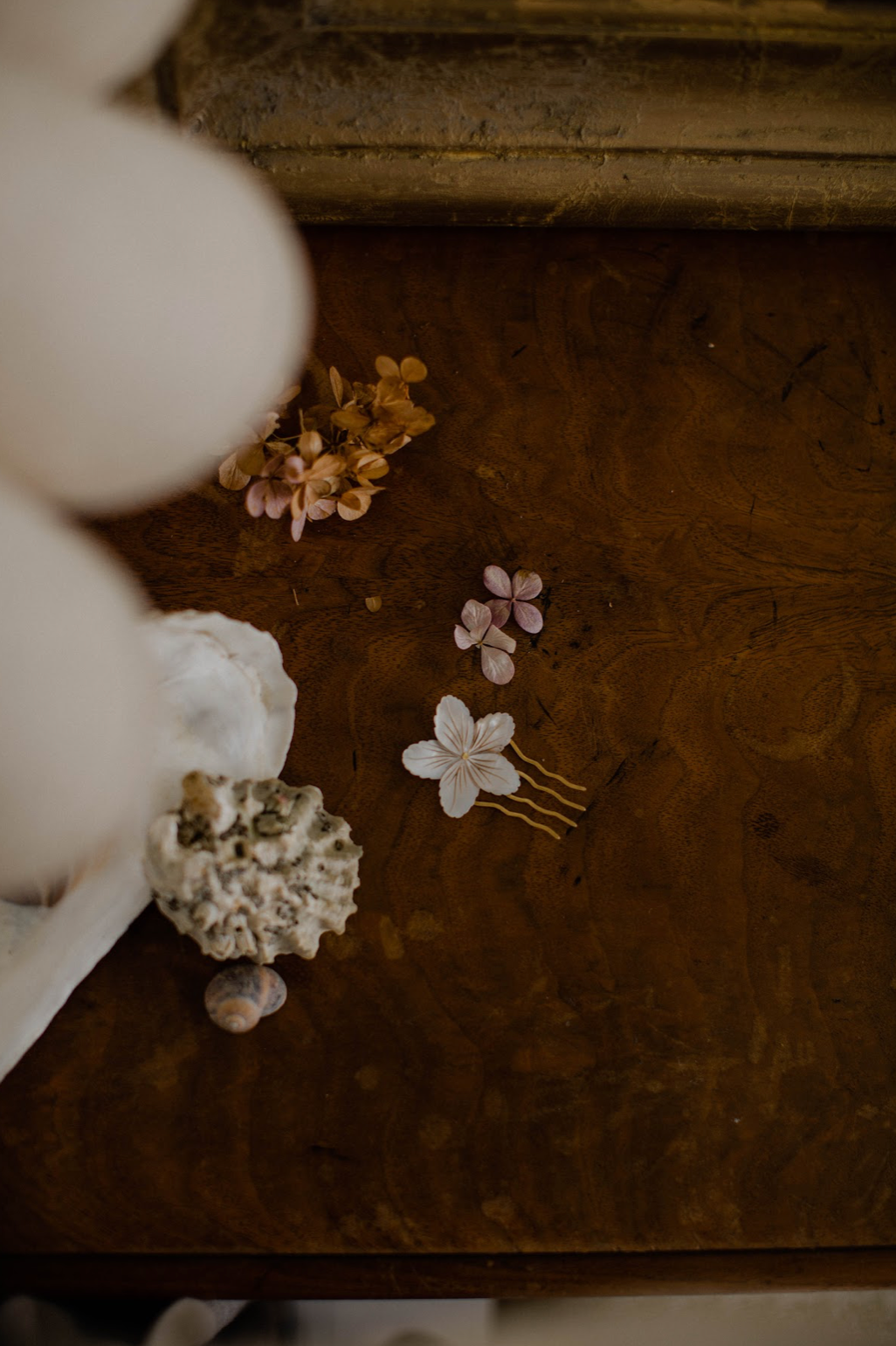 Mother of Pearl Flower Comb