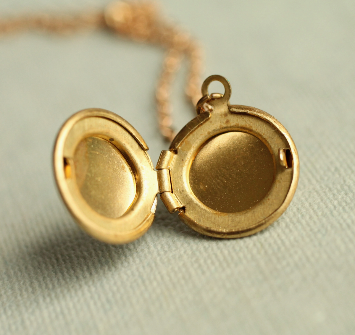 Sweet Lily Locket