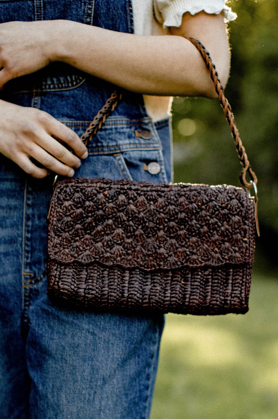 Raffia Crochet Shoulder Bag in Mocha